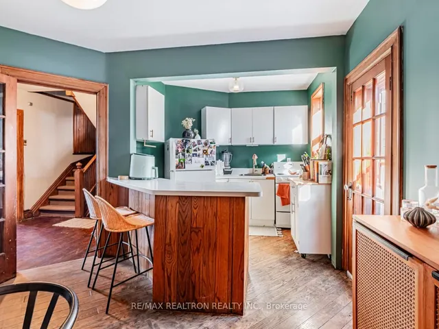 Additional property image - 867 Bathurst St