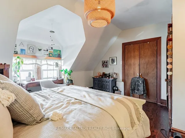 Additional property image - 867 Bathurst St