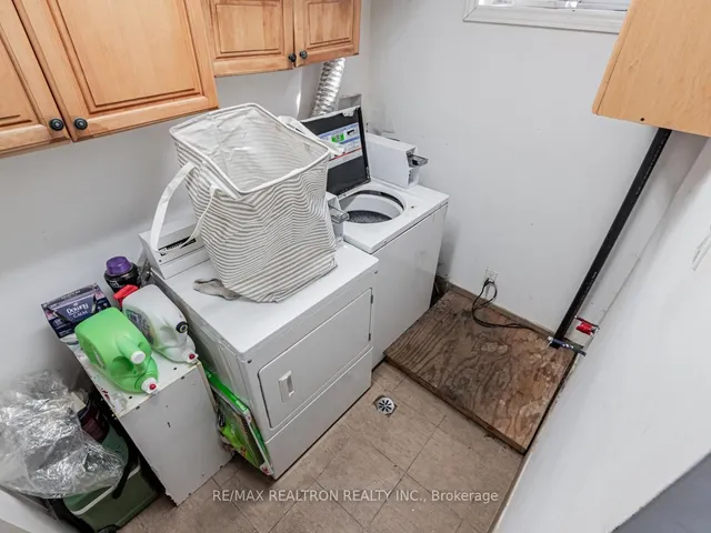 Additional property image - 867 Bathurst St