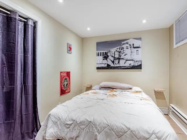 Additional property image - 867 Bathurst St