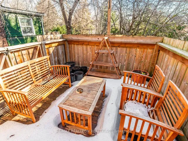 Additional property image - 867 Bathurst St