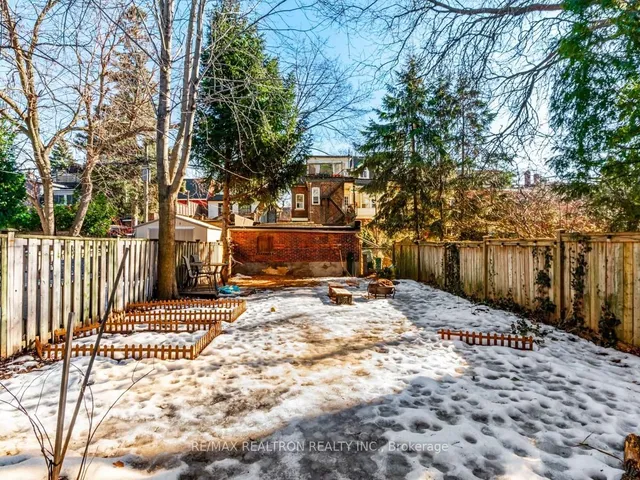 Additional property image - 867 Bathurst St