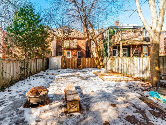 Property image - 867 Bathurst St