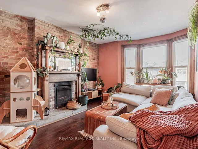 Additional property image - 867 Bathurst St