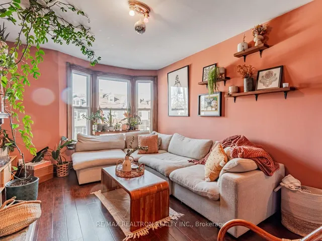Additional property image - 867 Bathurst St