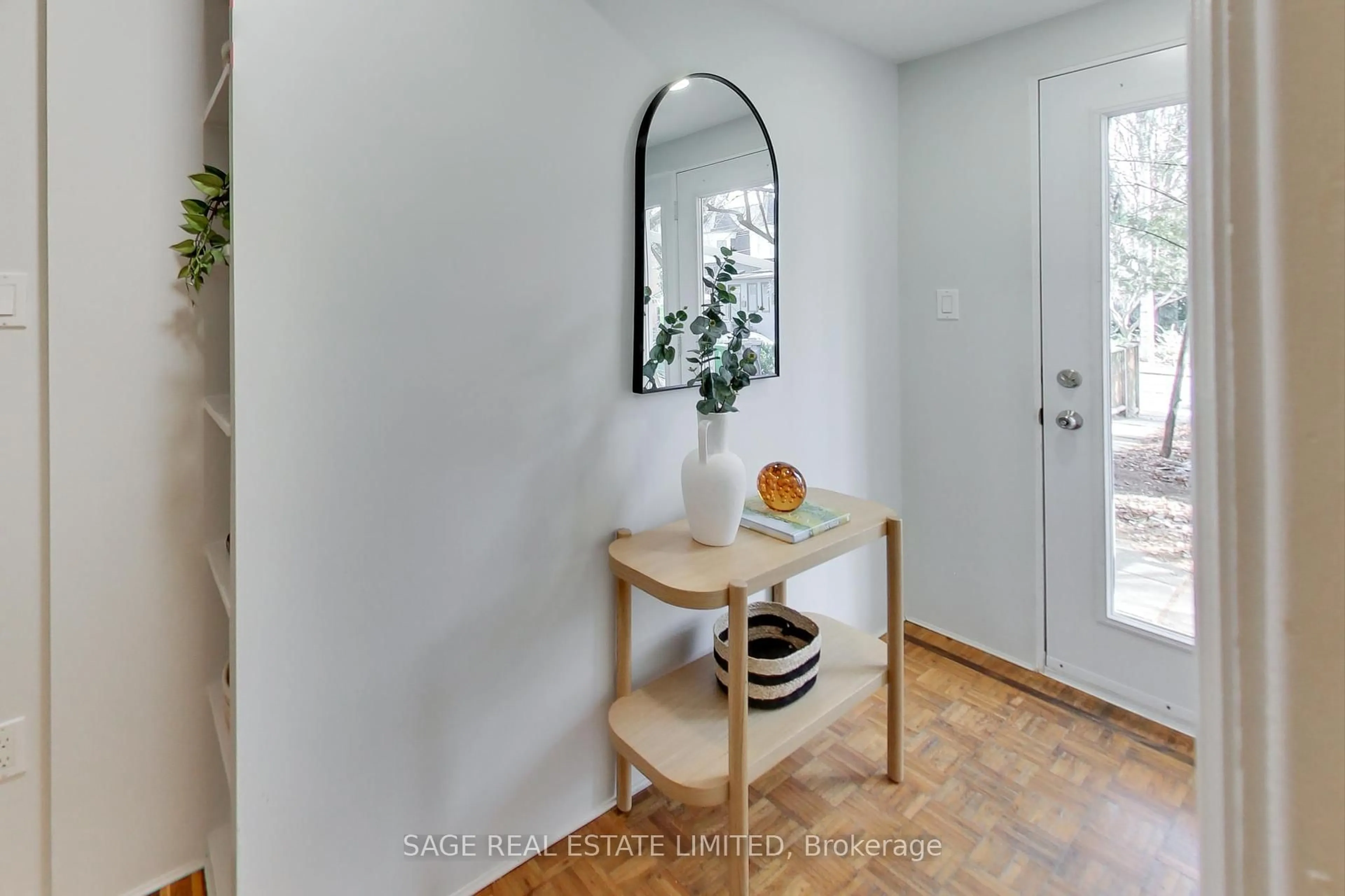 Indoor entryway for 830 Manning Ave, Toronto Ontario M6G 2W8