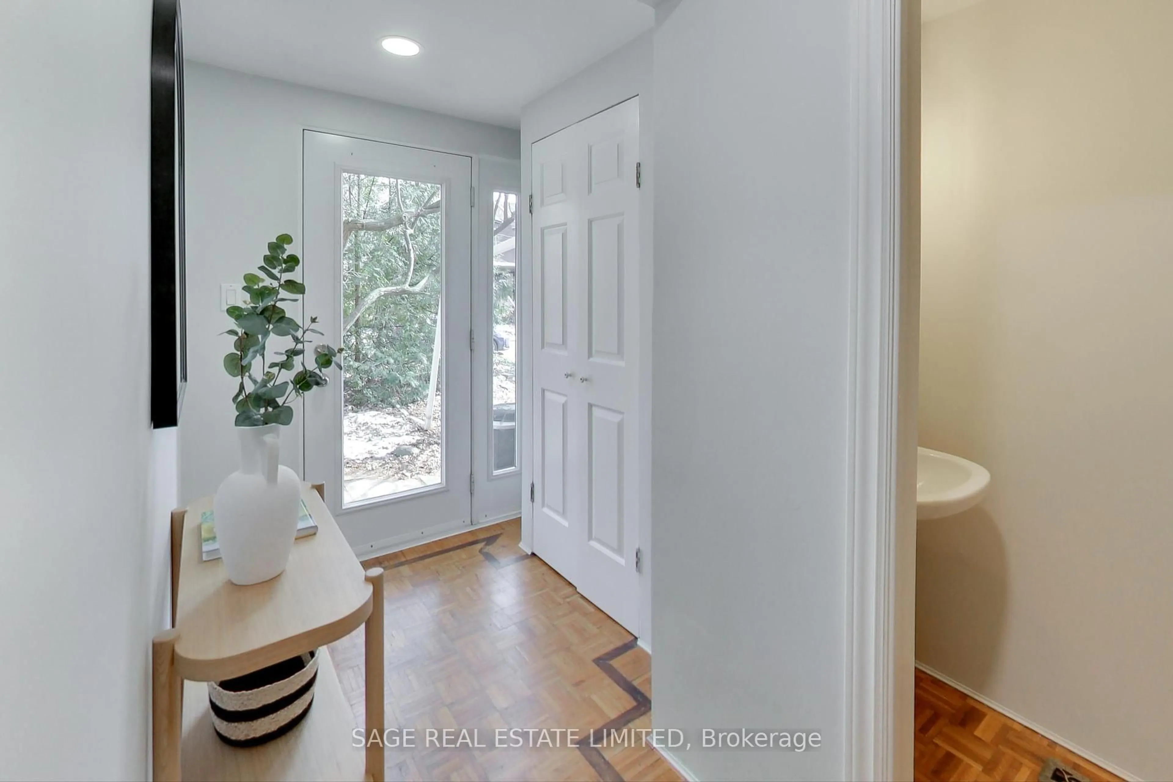 Indoor entryway for 830 Manning Ave, Toronto Ontario M6G 2W8