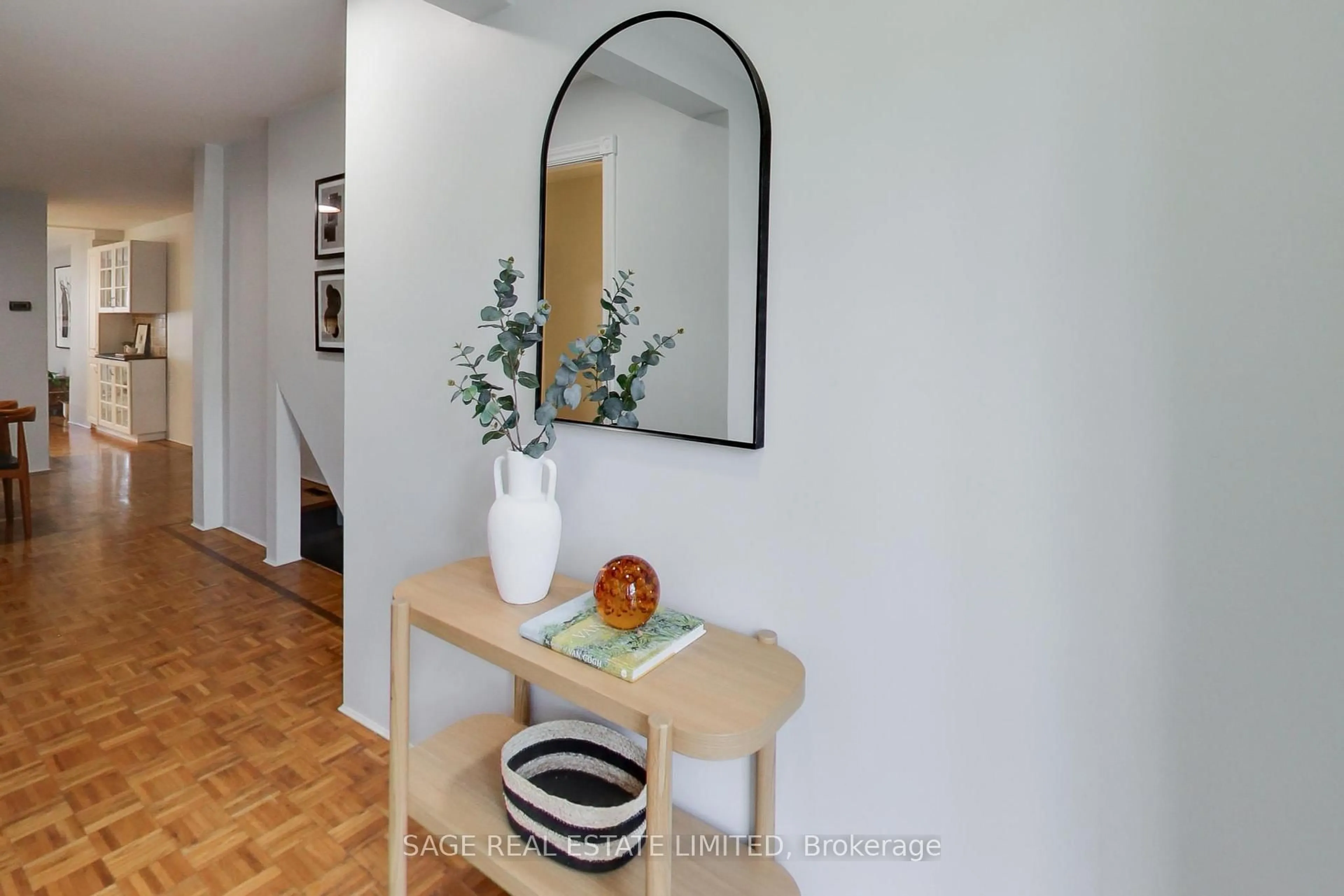 Indoor entryway for 830 Manning Ave, Toronto Ontario M6G 2W8