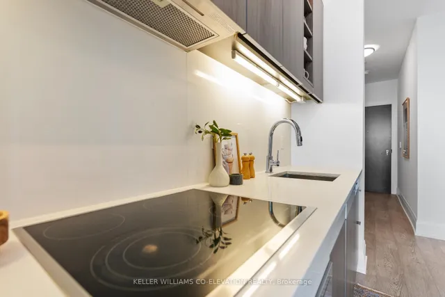 Additional property image - 101 Erskine Ave Unit 2303