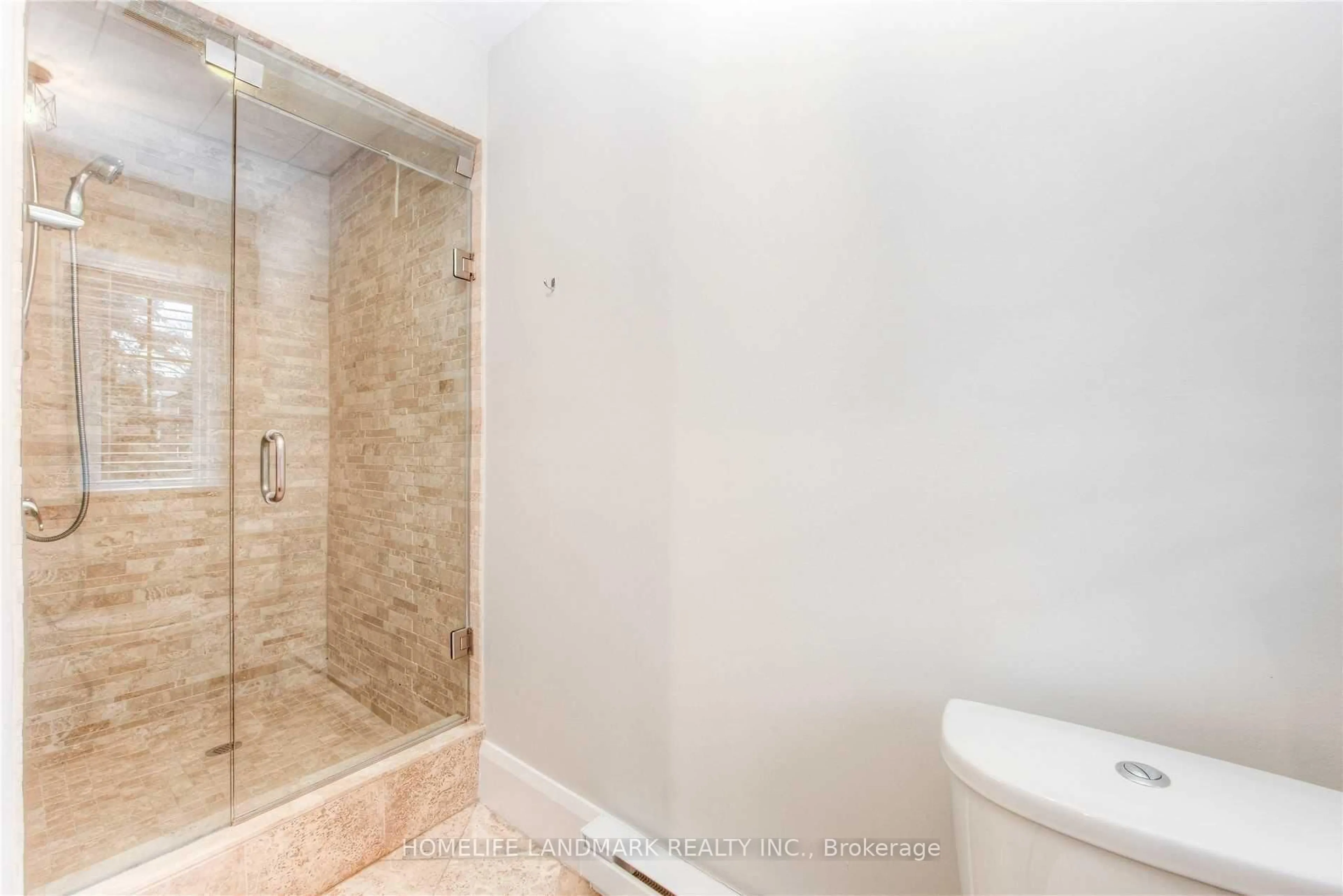 Standard bathroom, ceramic/tile floor for 283 Chaplin Cres, Toronto Ontario M5P 1B1