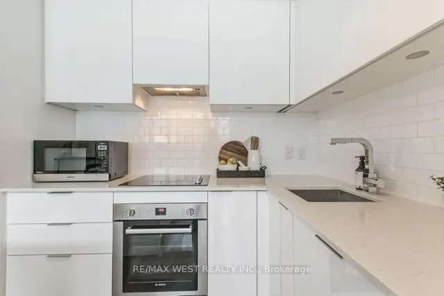 Additional property image - 120 Parliament St Unit Th105