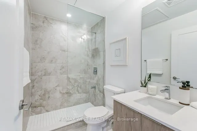 Additional property image - 120 Parliament St Unit Th105
