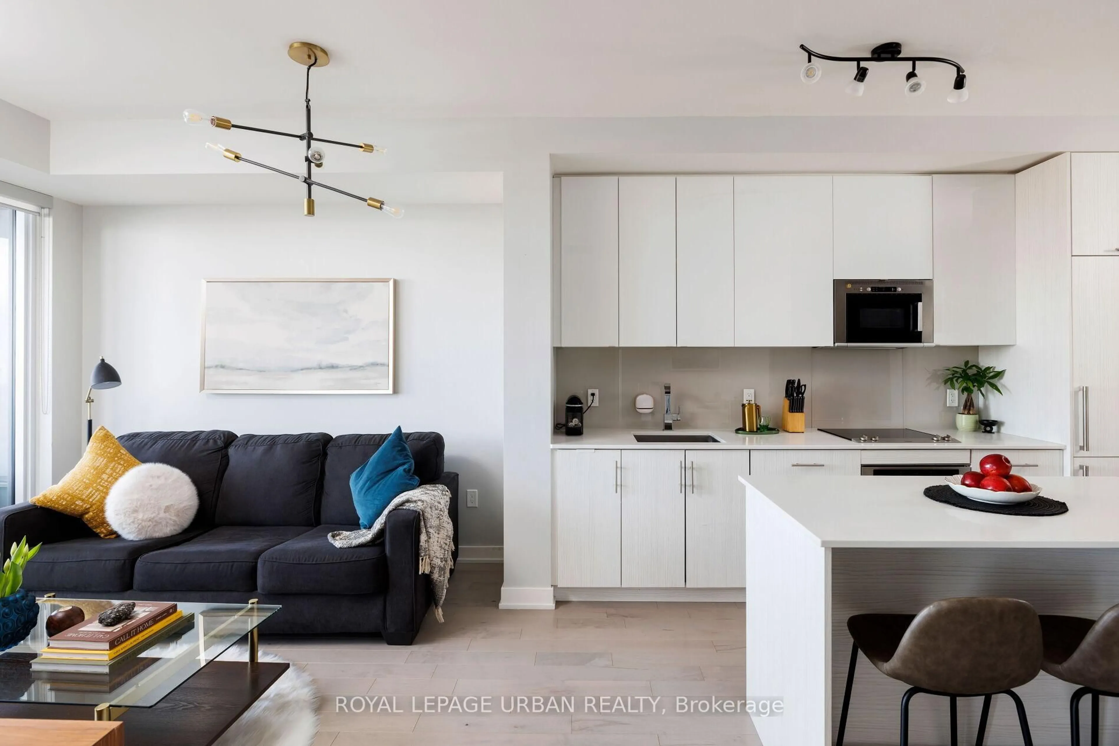 Open concept kitchen, unknown for 330 Richmond St #1006, Toronto Ontario M5V 0M4