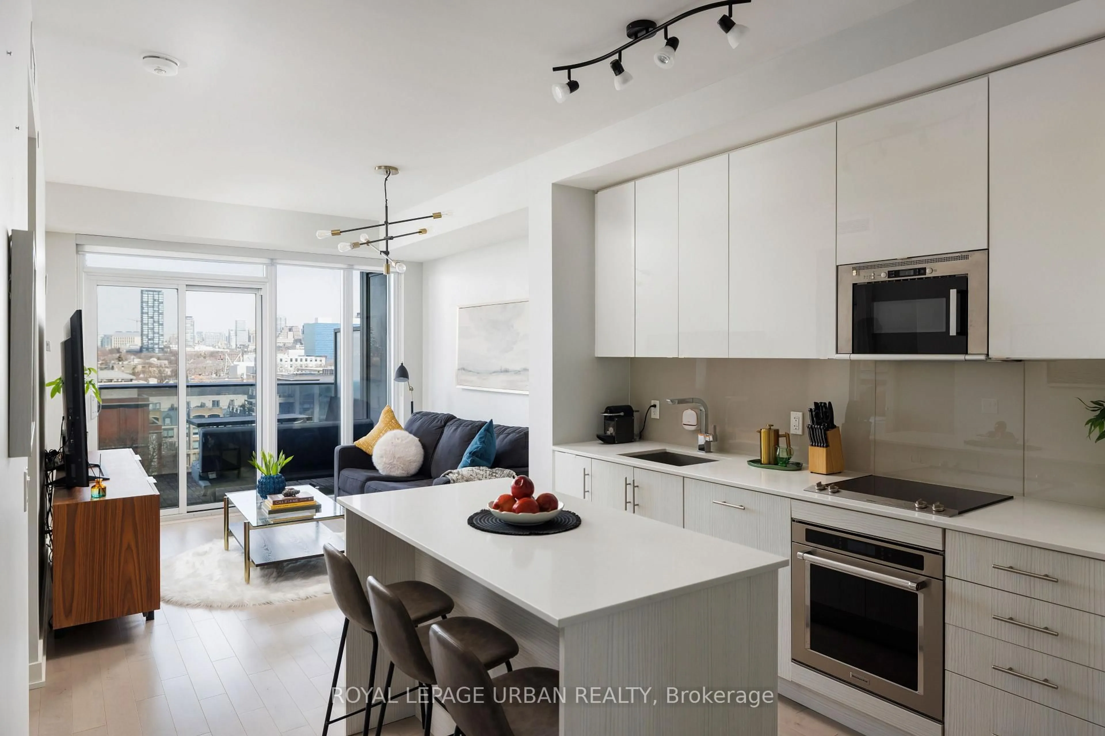 Open concept kitchen, unknown for 330 Richmond St #1006, Toronto Ontario M5V 0M4