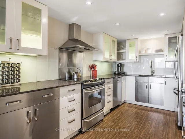 Additional property image - 360 Bloor St Unit PH1