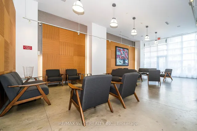 Additional property image - 380 Macpherson Ave Unit 333