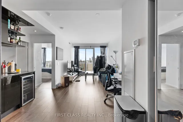 Additional property image - 70 Temperance St Unit 3816
