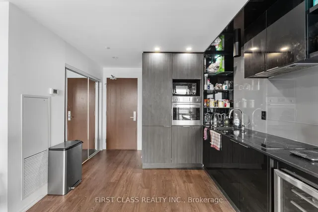 Additional property image - 70 Temperance St Unit 3816