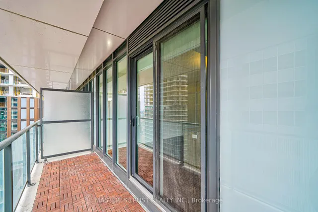 Additional property image - 426 University Ave Unit 2307
