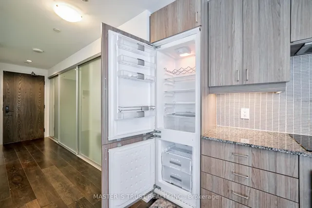 Additional property image - 426 University Ave Unit 2307