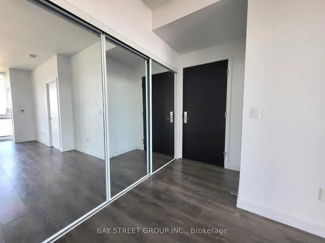 Additional property image - 8 Eglinton Ave Unit 5705