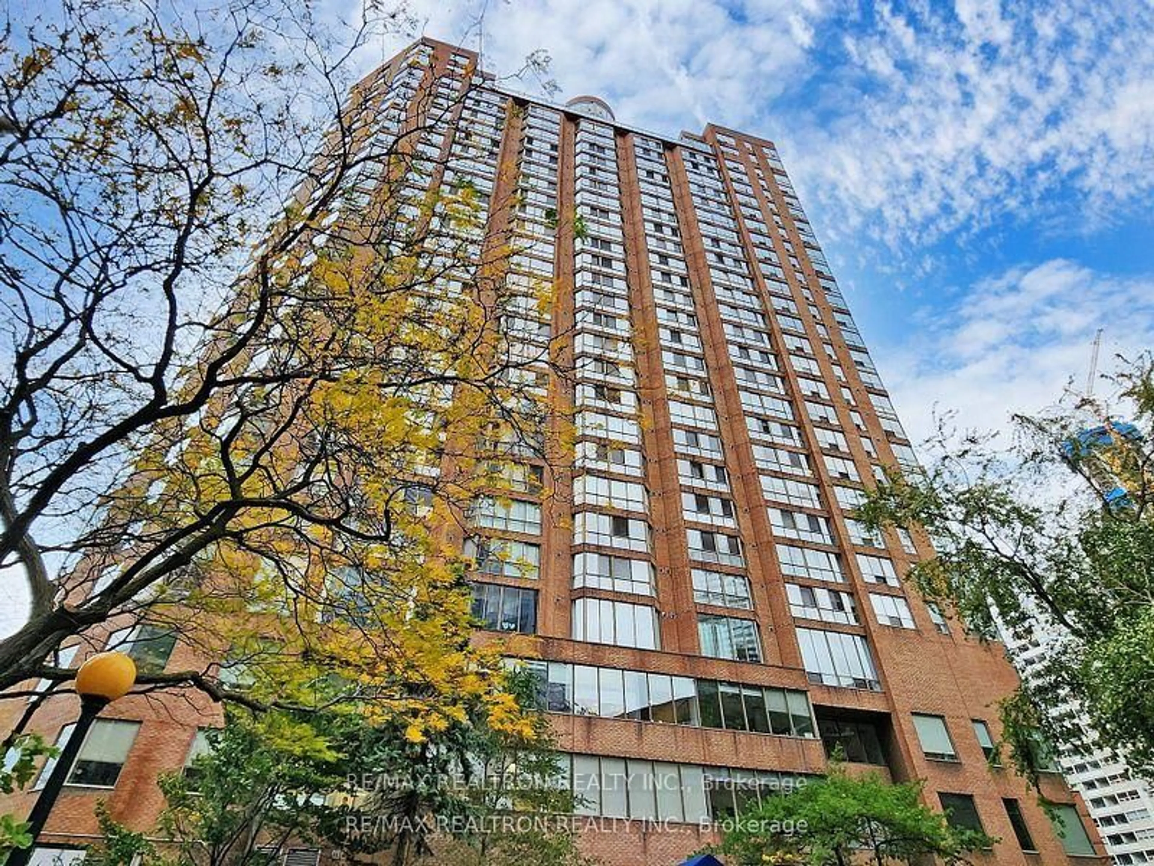 Unknown for 44 St Joseph St #2414, Toronto Ontario M4Y 2W4