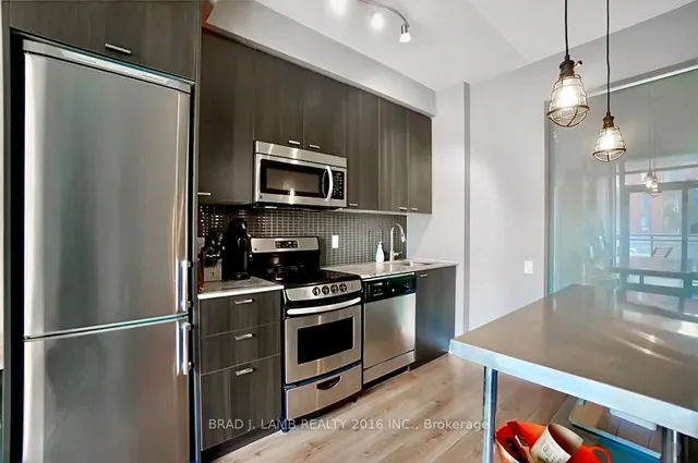 Additional property image - 775 King St Unit 809
