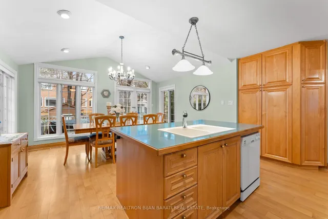 Additional property image - 276 Kingsdale Ave