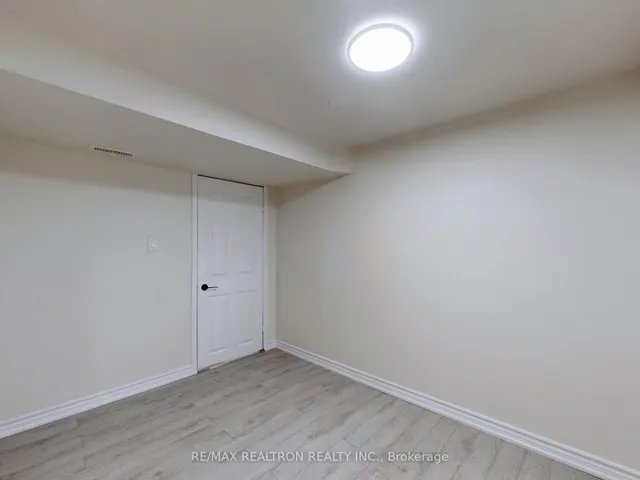 Additional property image - 33 Angus Dr