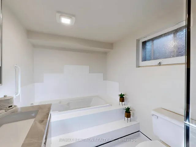 Additional property image - 33 Angus Dr