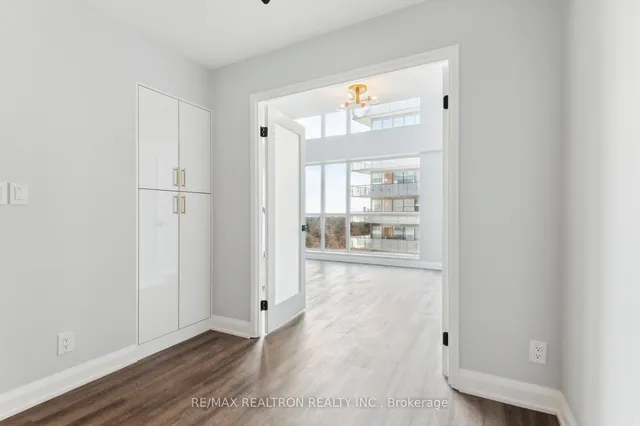 Additional property image - 18 Merton St Unit 906