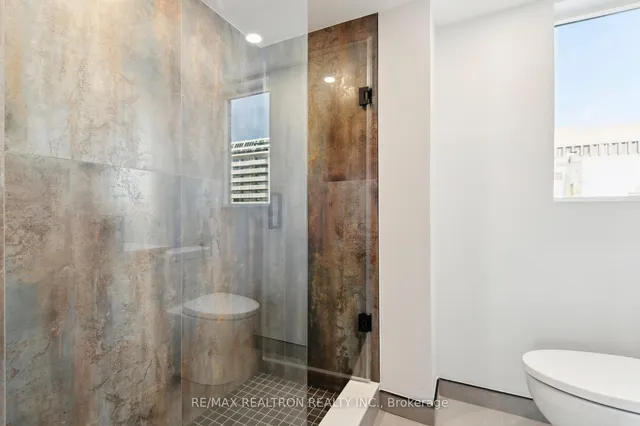 Additional property image - 18 Merton St Unit 906