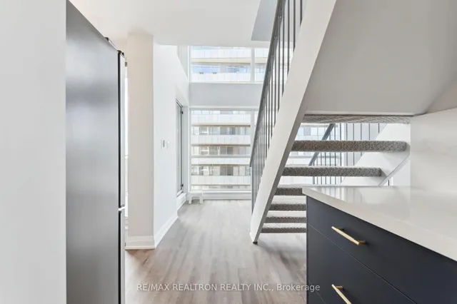 Additional property image - 18 Merton St Unit 906