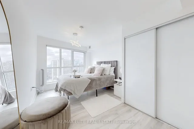 Additional property image - 585 Bloor St Unit 2418
