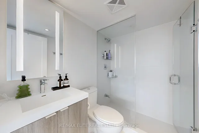 Additional property image - 585 Bloor St Unit 2418