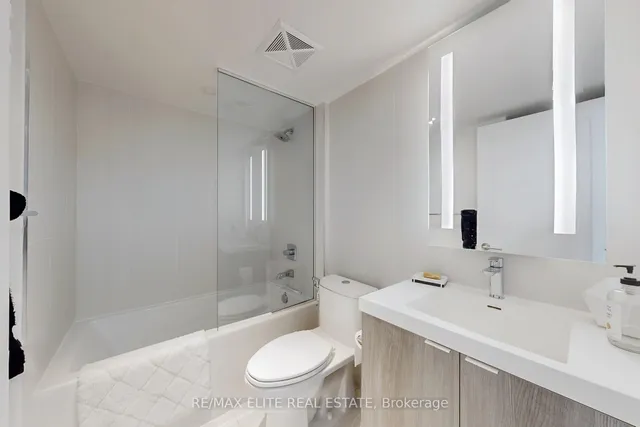 Additional property image - 585 Bloor St Unit 2418