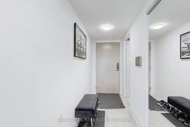 Additional property image - 585 Bloor St Unit 2418