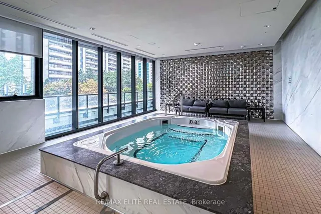 Additional property image - 585 Bloor St Unit 2418
