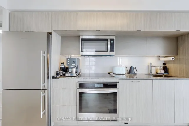 Additional property image - 585 Bloor St Unit 2418
