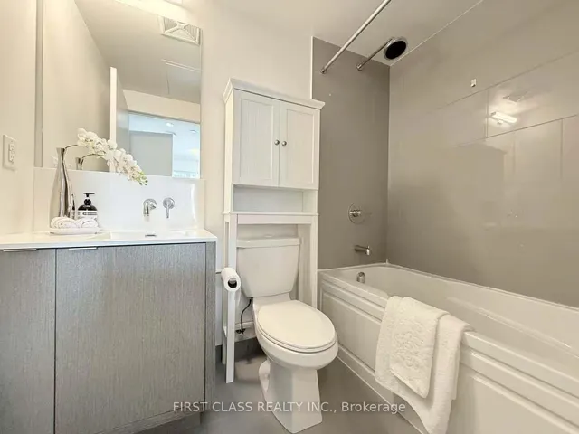 Additional property image - 88 Harbour St Unit 2110