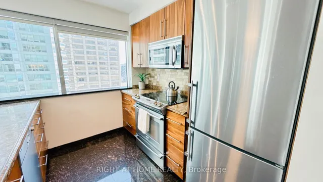 Additional image 16 of 10 Queens Quay Unit 1012