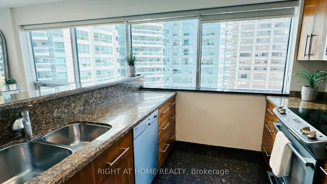 Additional image 15 of 10 Queens Quay Unit 1012