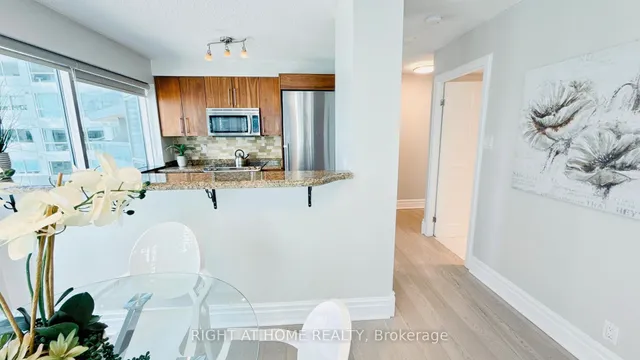 Additional image 14 of 10 Queens Quay Unit 1012