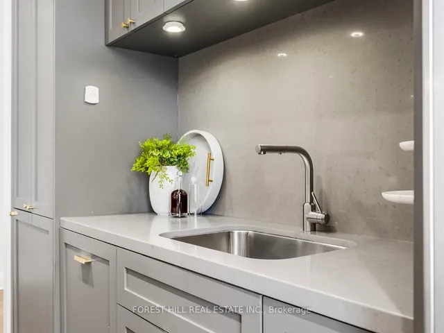 Additional property image - 717 Eglinton Ave Unit 307