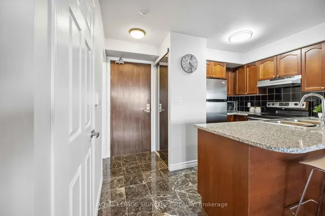 Additional property image - 35 Hollywood Ave Unit 703