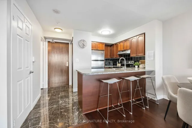 Additional property image - 35 Hollywood Ave Unit 703