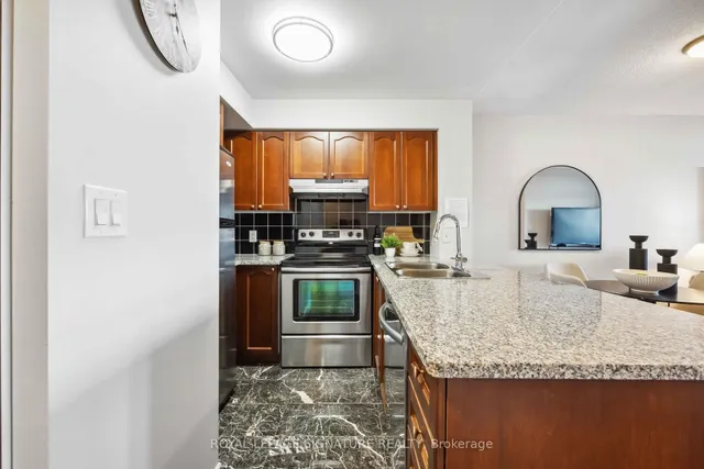 Additional property image - 35 Hollywood Ave Unit 703