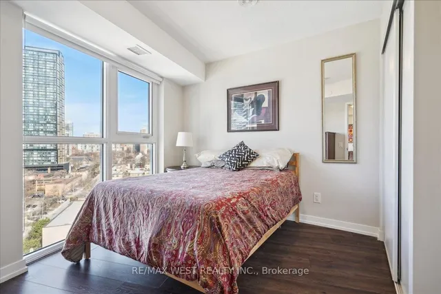 Additional property image - 219 Dundas St Unit 1808