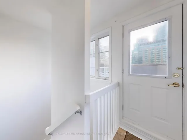 Additional property image - 21 Pirandello St Unit 1234