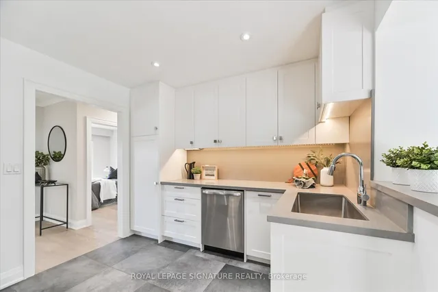 Additional property image - 11 Comet Crt